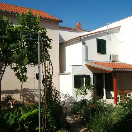 Stipanelo Apartamento *